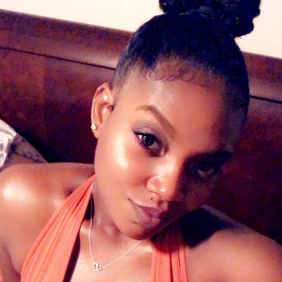 Meet your Posher, Saki - Picture 1 of 4